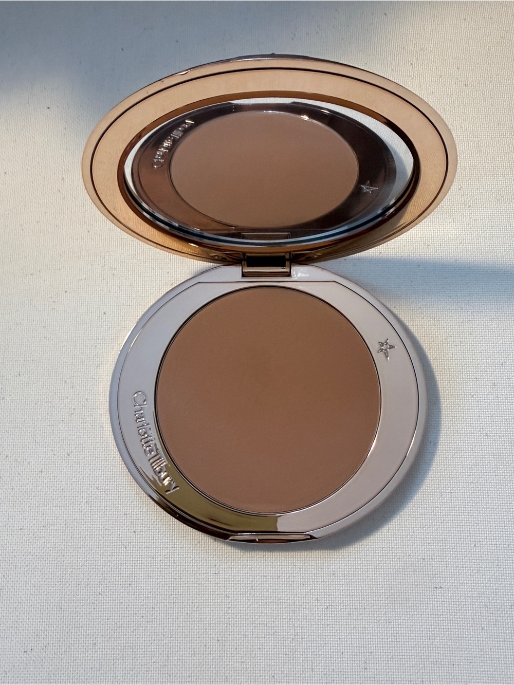 CHARLOTTE TILBURY Refillable Airbrush Matte Bronzer - Shade 2